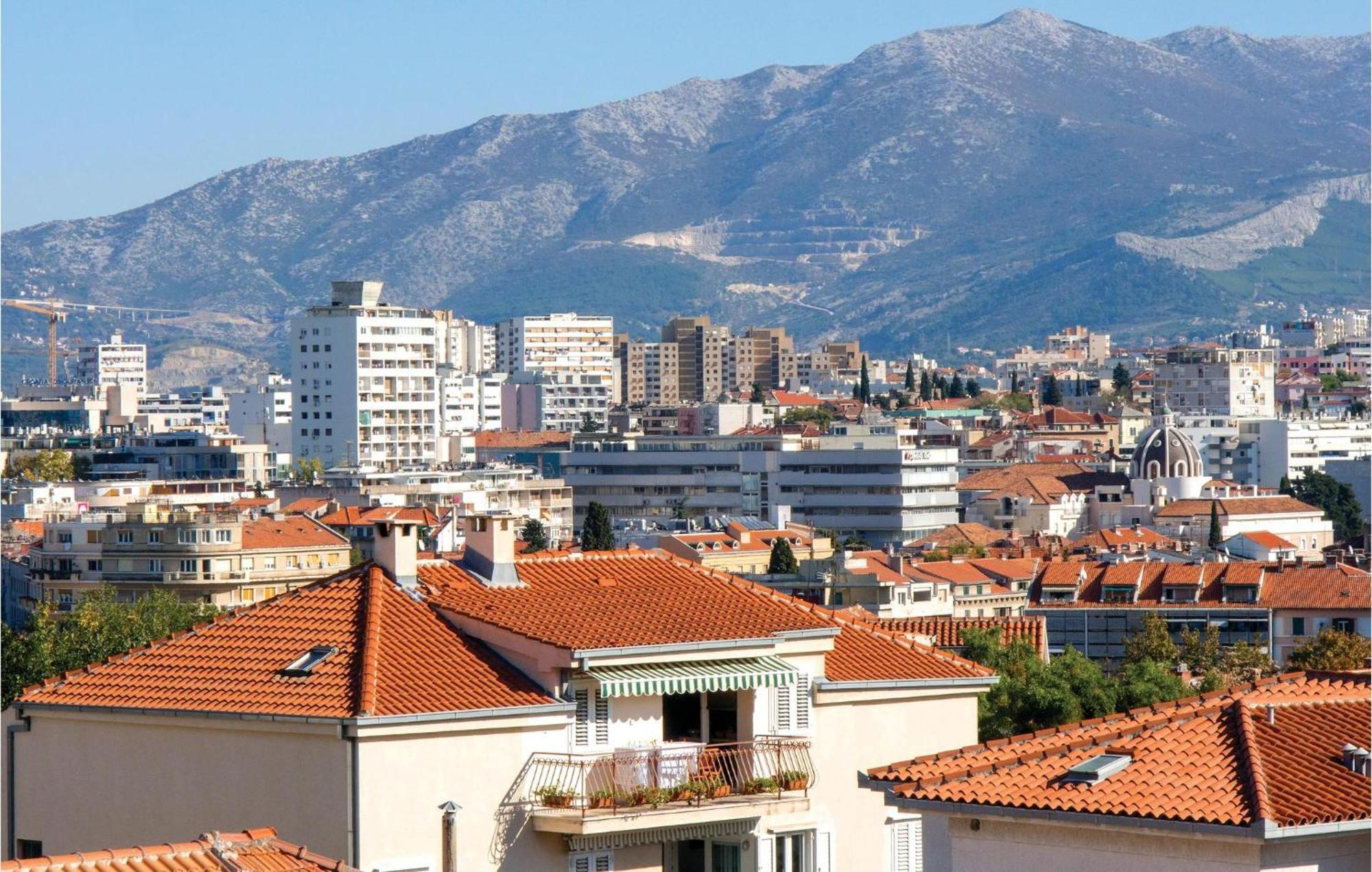 Lovely Apartment In Split With Wifi Εξωτερικό φωτογραφία